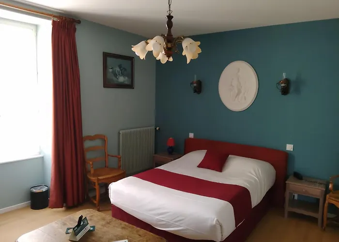 Hostellerie Saint Martin- Logis Hotel Et Restaurant
